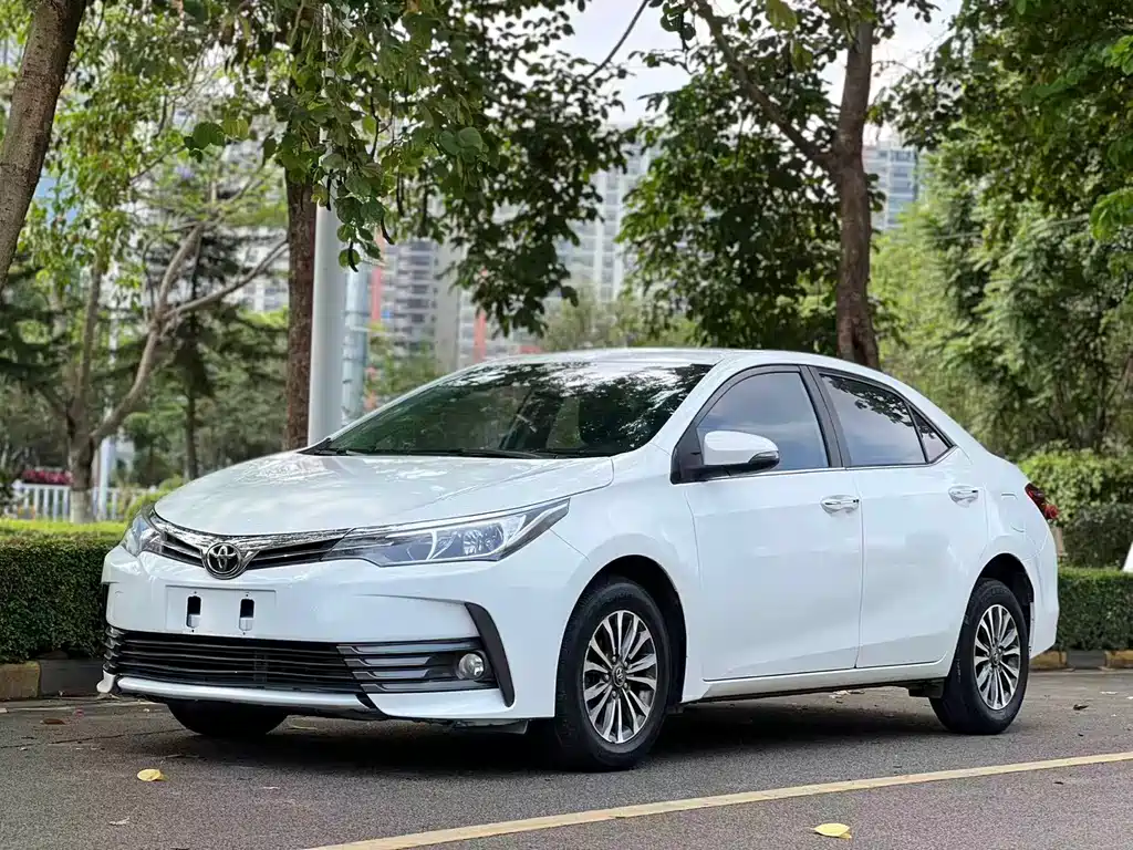 Toyota Corolla 2018 — фото 3
