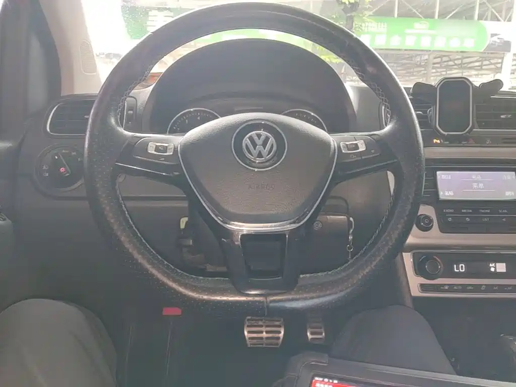 Volkswagen Polo 2016 — фото 11