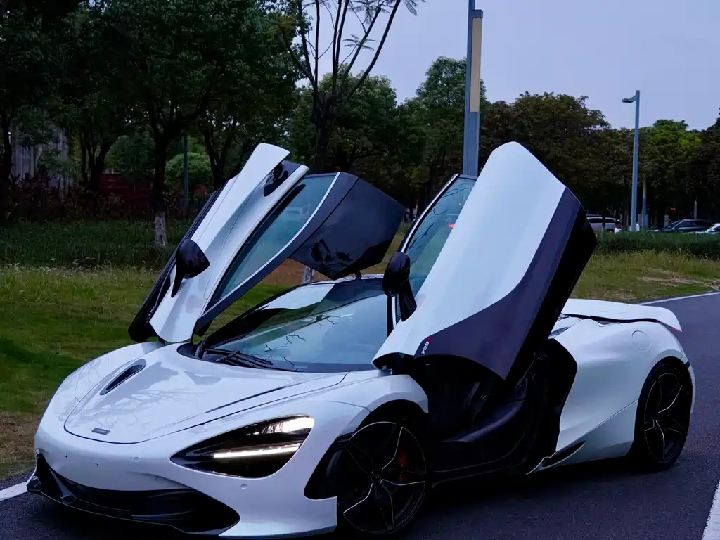 McLaren 720S 2019 — фото 1
