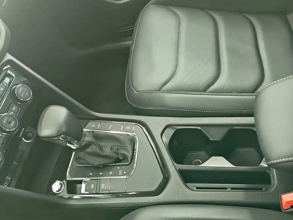 Volkswagen Tiguan L 2018 — фото 14