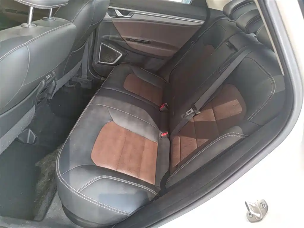 Geely Emgrand GS 2019 — фото 17