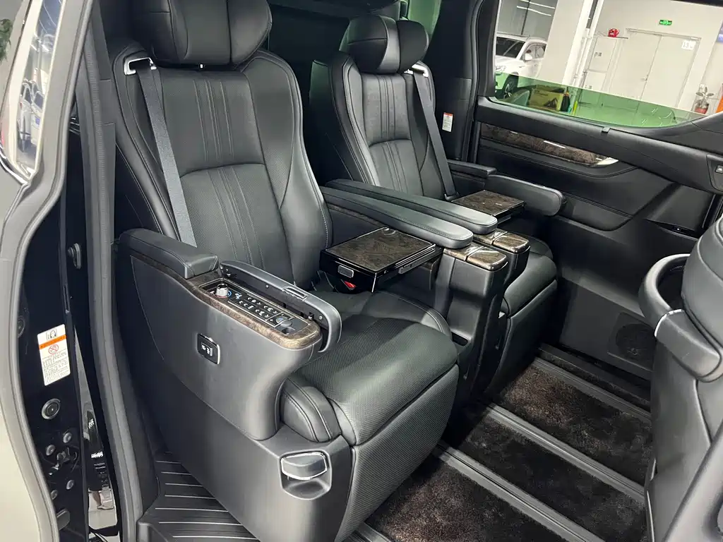 Toyota Alphard 2020 — фото 15