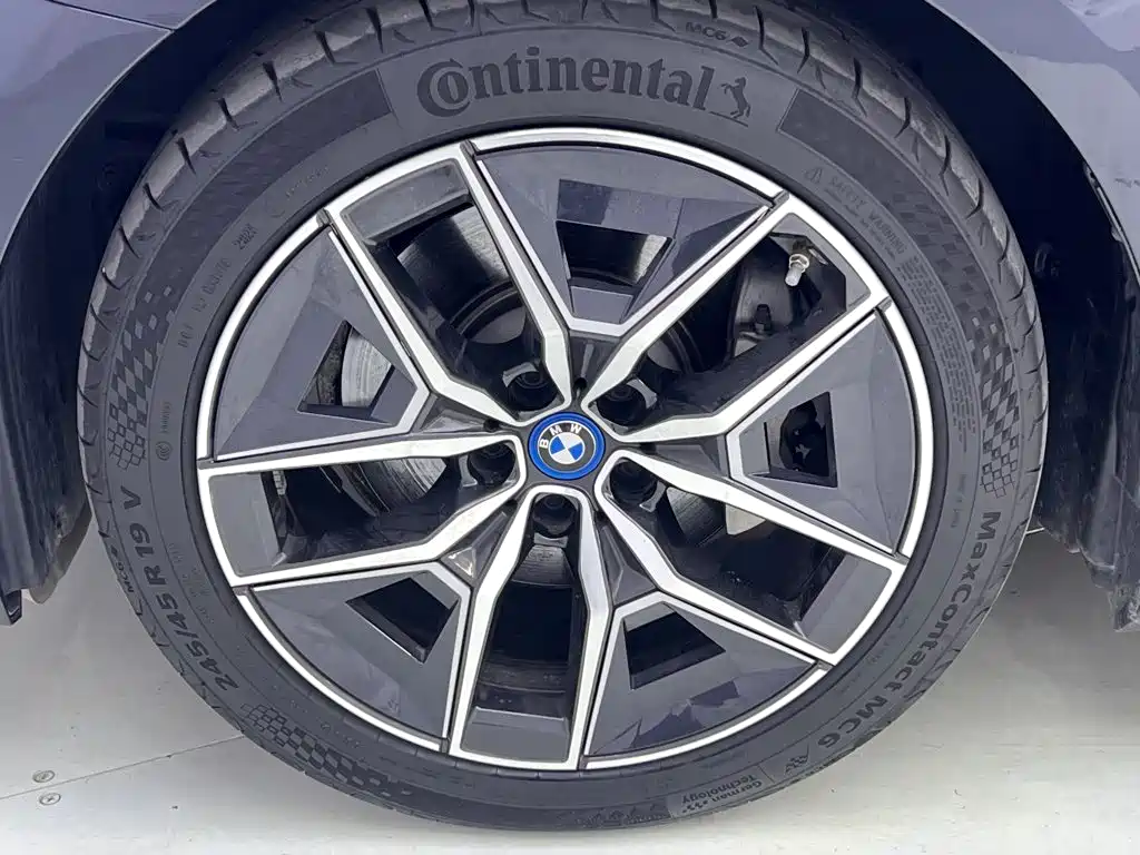 BMW i5 2024 — фото 11