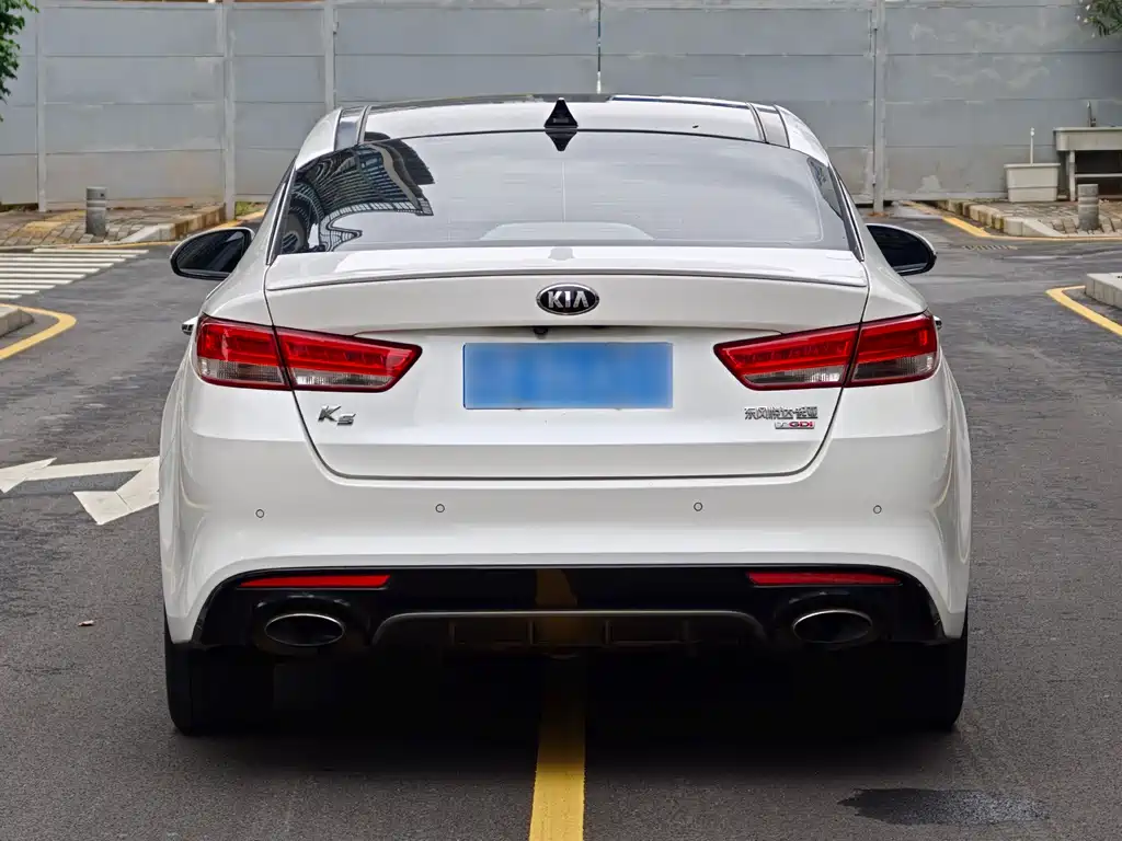Kia K5 2016 — фото 10