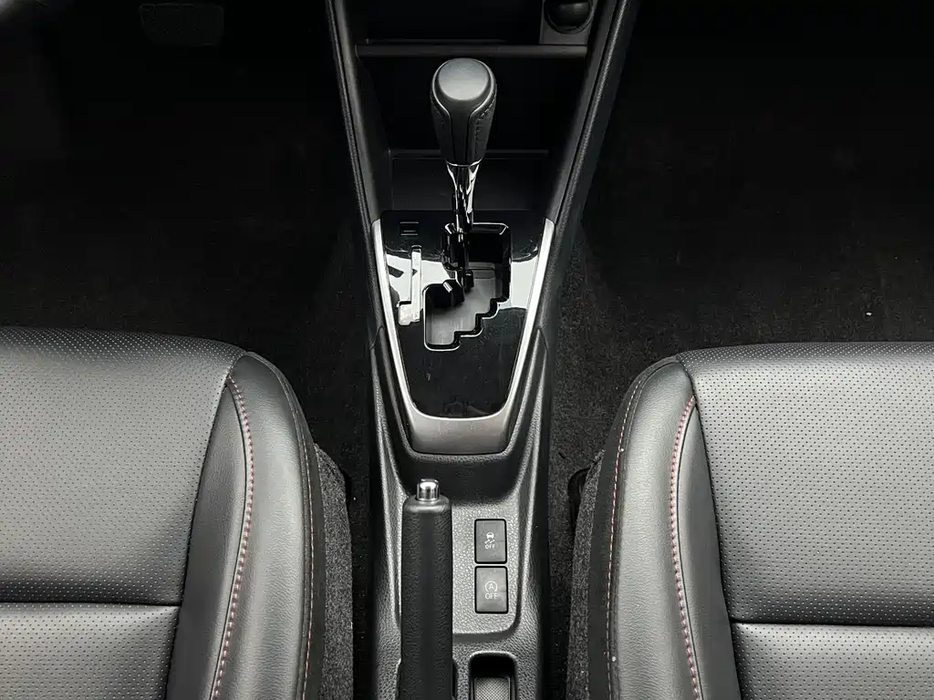 Toyota Yaris L 2023 — фото 12