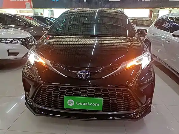 Toyota Granvia 2023