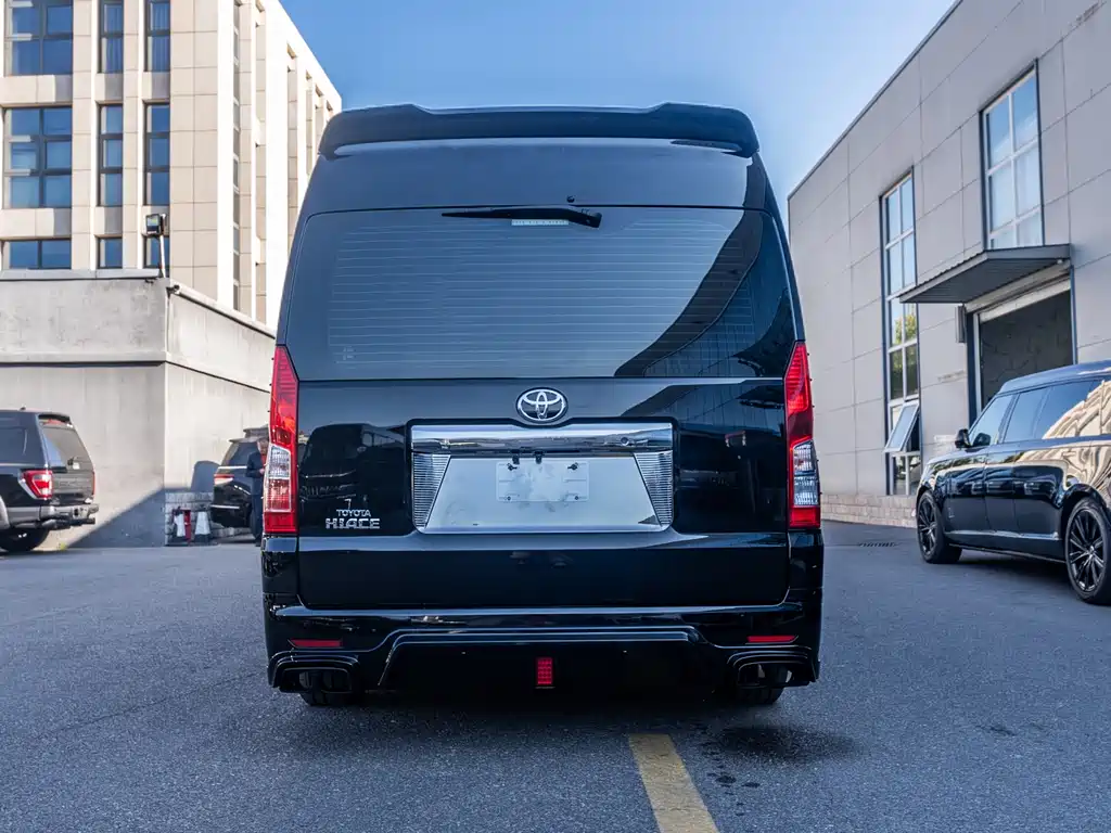 Toyota Hiace 2024 — фото 4