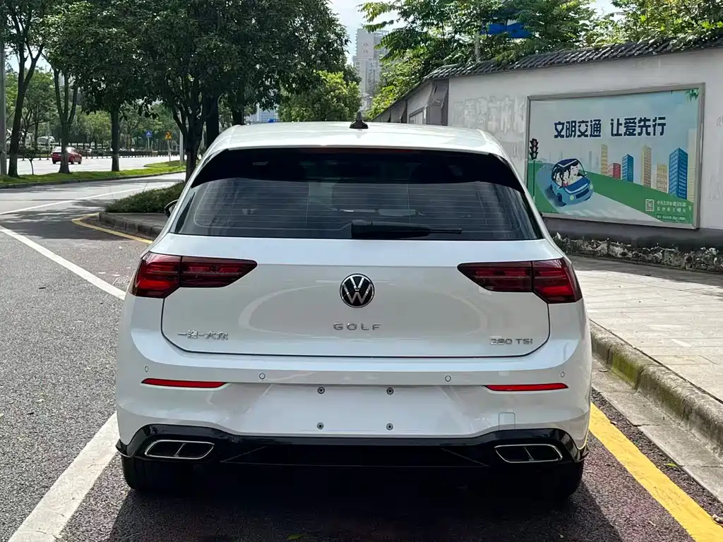 Volkswagen Golf 2024