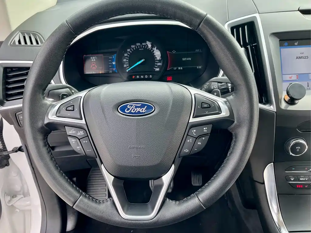 Ford Edge 2018 — фото 14