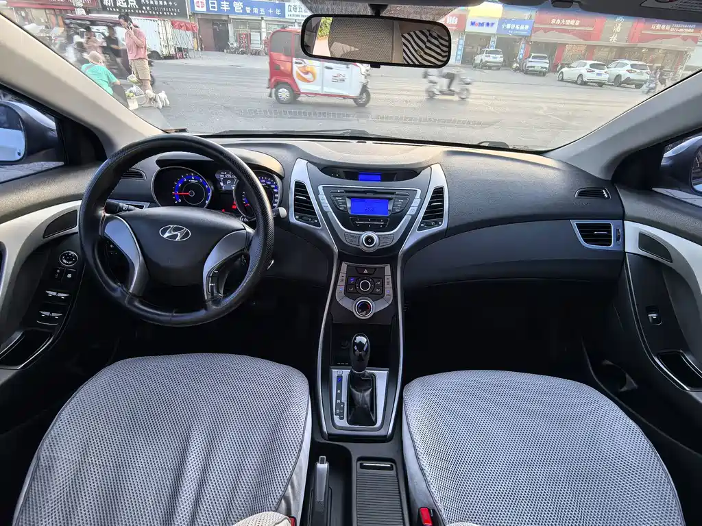 Hyundai Elantra Langdong 2016 — фото 9