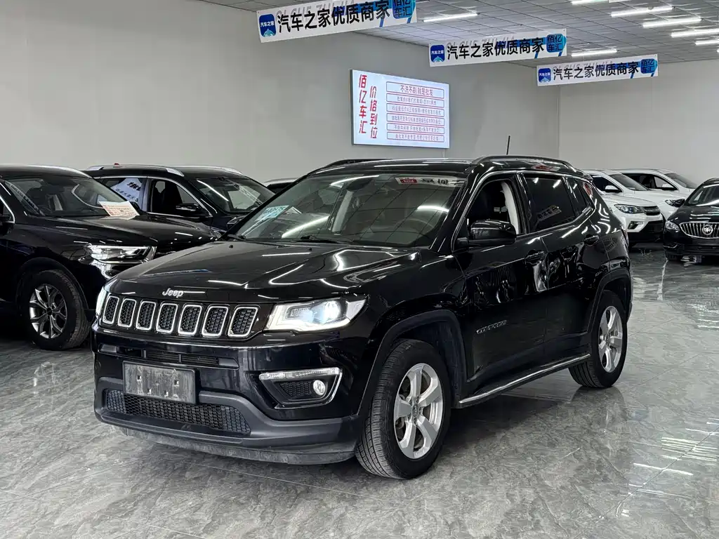 Jeep Compass 2017 — фото 9