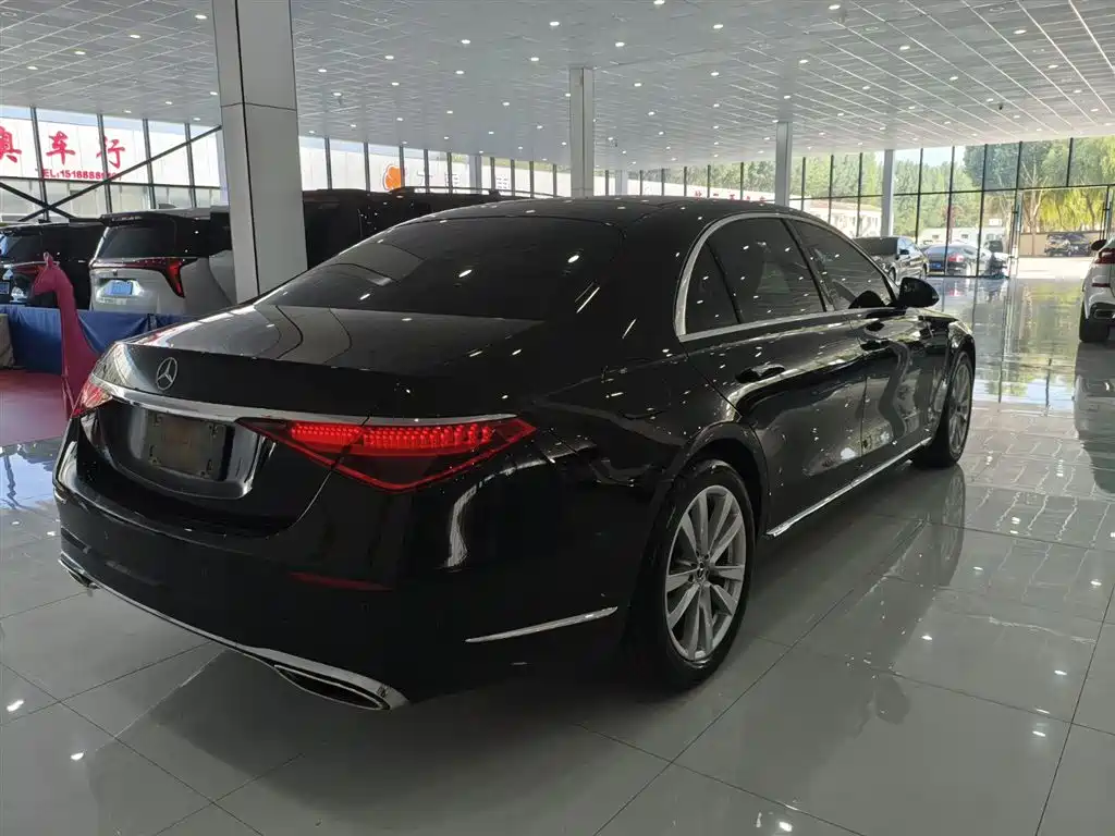 Mercedes-Benz S-Class 2025