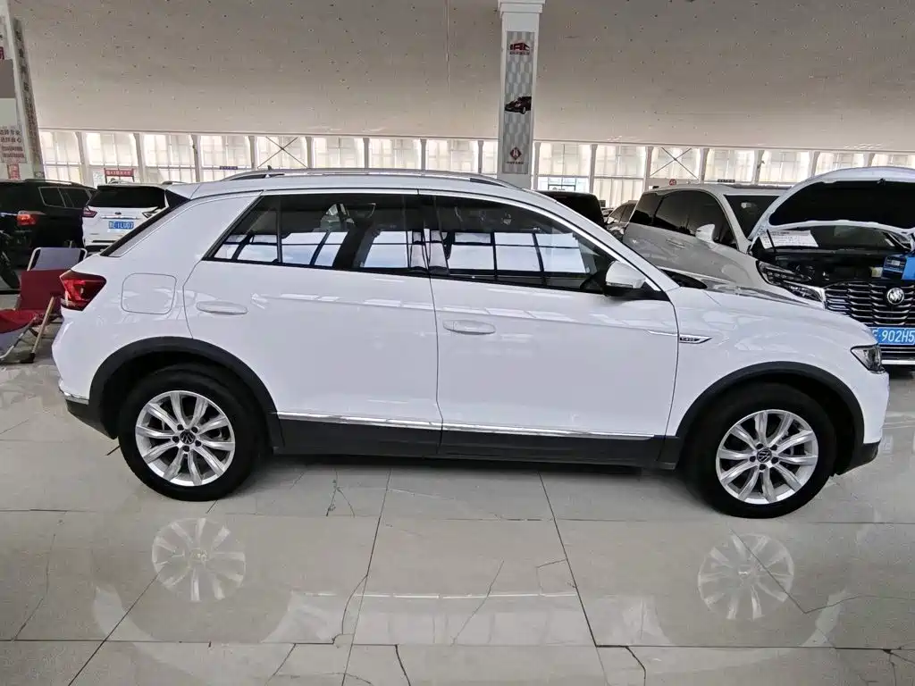Volkswagen T-Roc 2023 — фото 8