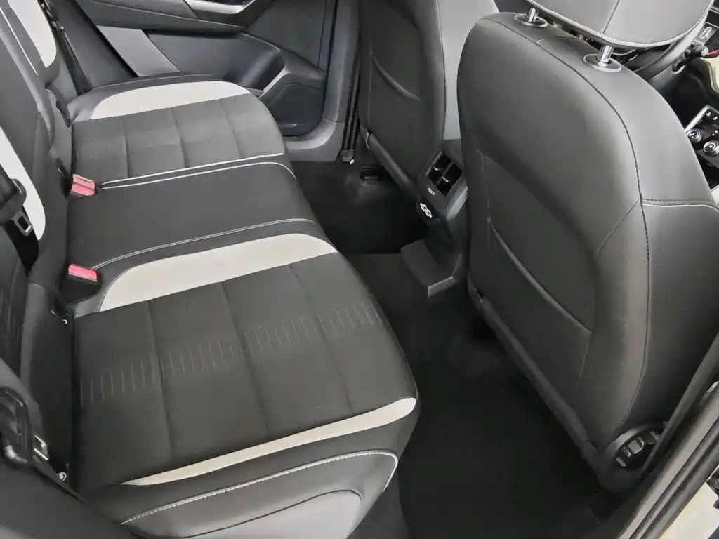 Volkswagen T-Roc 2023 — фото 11