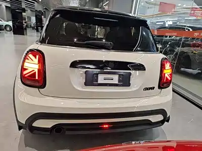 MINI MINI 2023