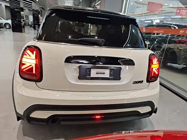 MINI MINI 2023