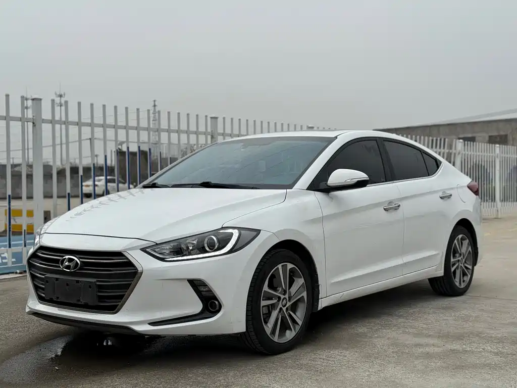 Hyundai Elantra 2016 — фото 2