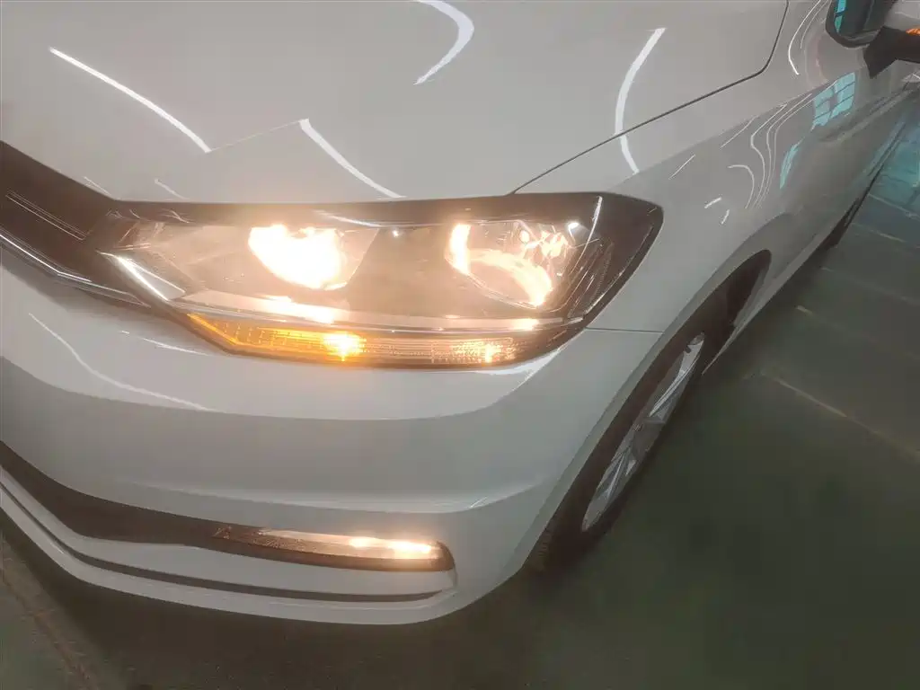 Volkswagen Touran 2019 — фото 24