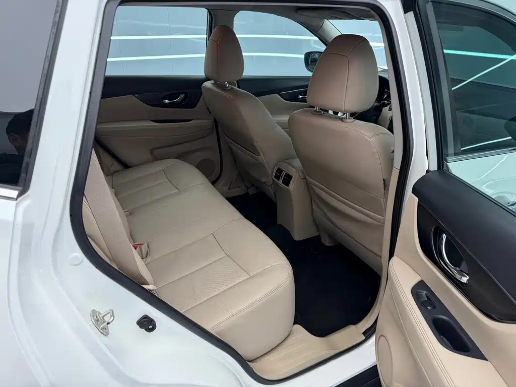 Nissan X-Trail 2017 — фото 10