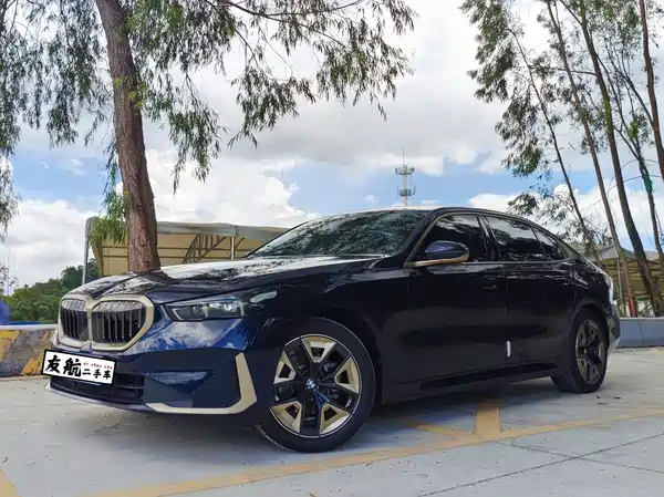 BMW 5 Series 2025