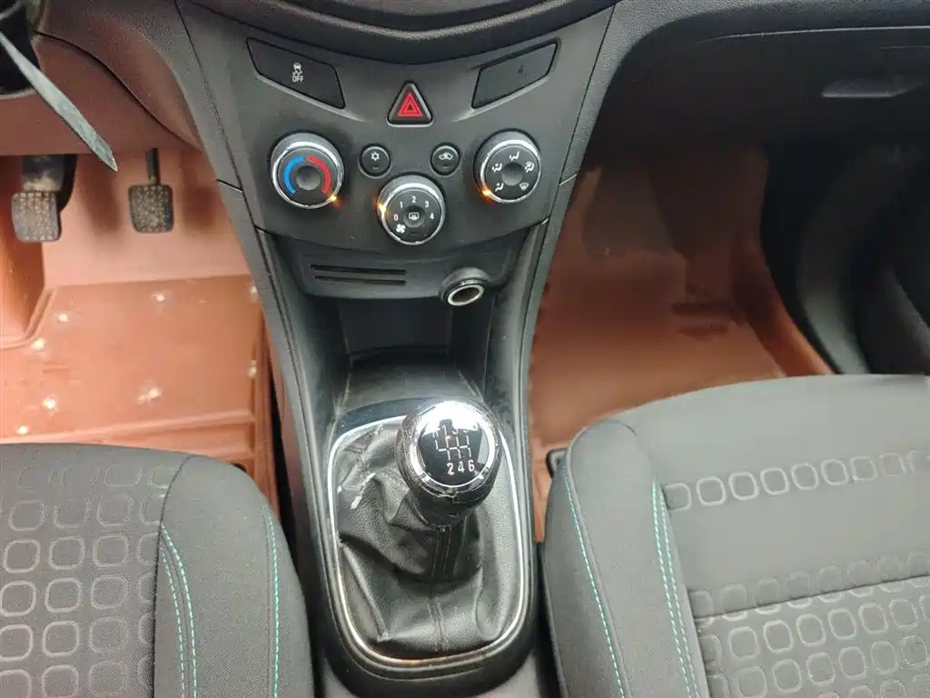 Chevrolet Trax 2015 — фото 14