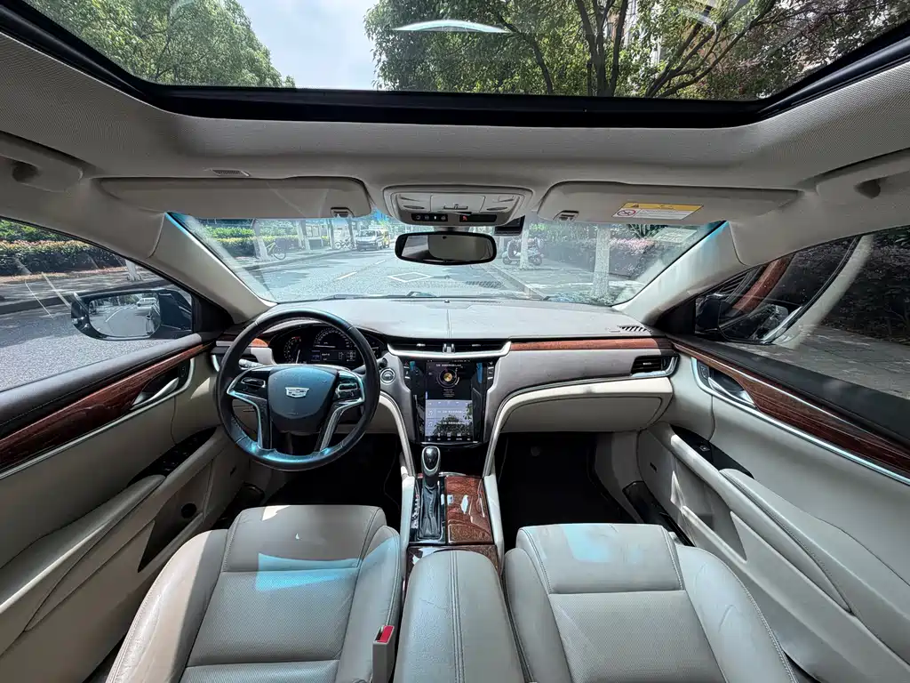 Cadillac XTS 2017 — фото 11