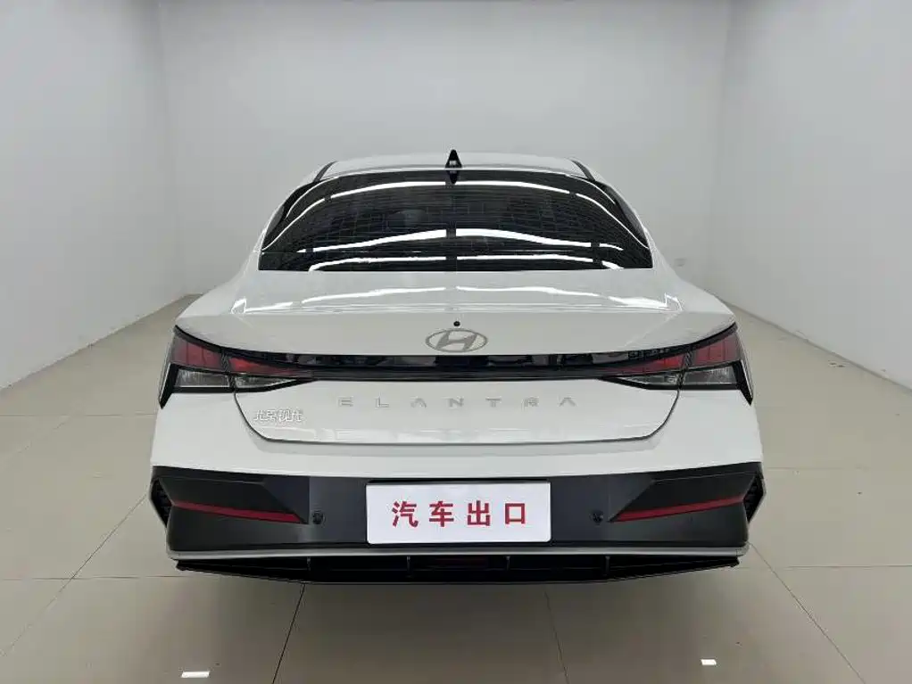 Hyundai Elantra 2023