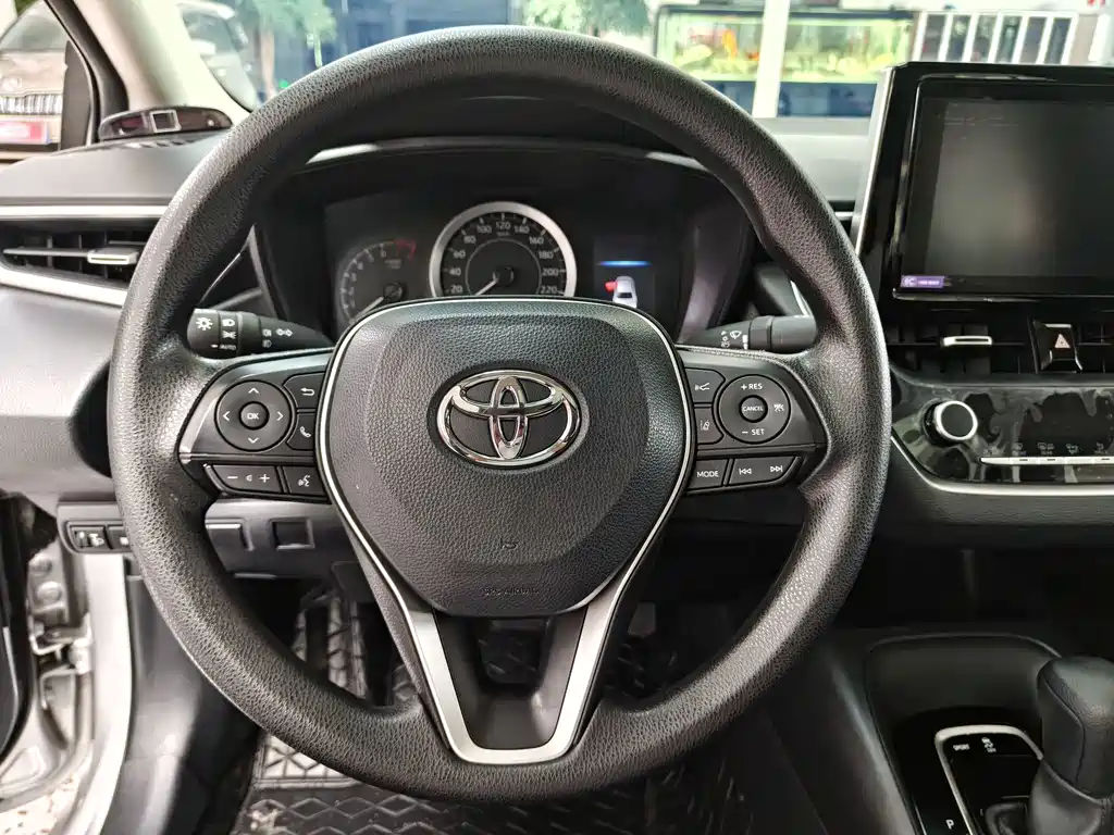 Toyota Corolla 2023 — фото 12