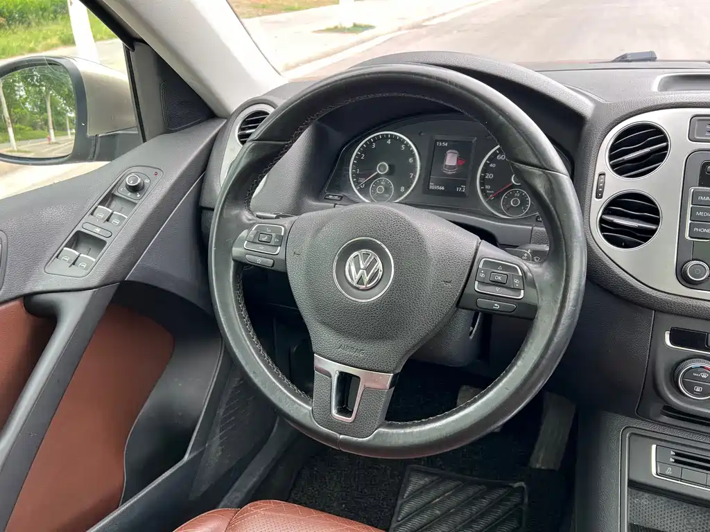 Volkswagen Tiguan 2015 — фото 15