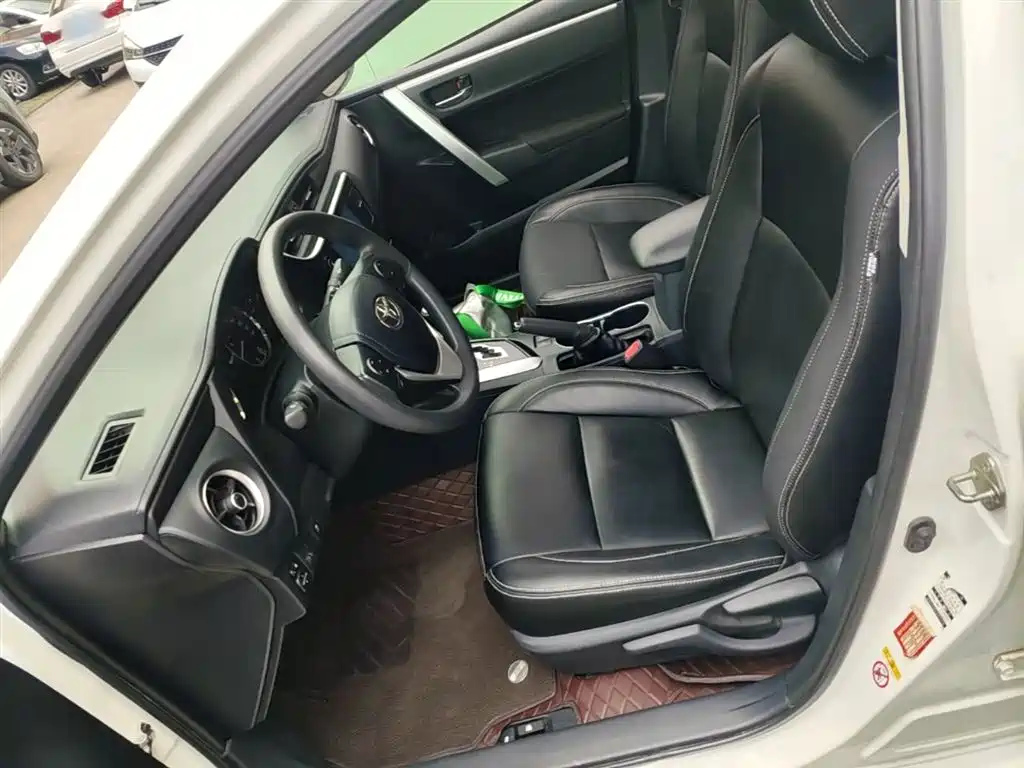 Toyota Corolla 2018 — фото 15