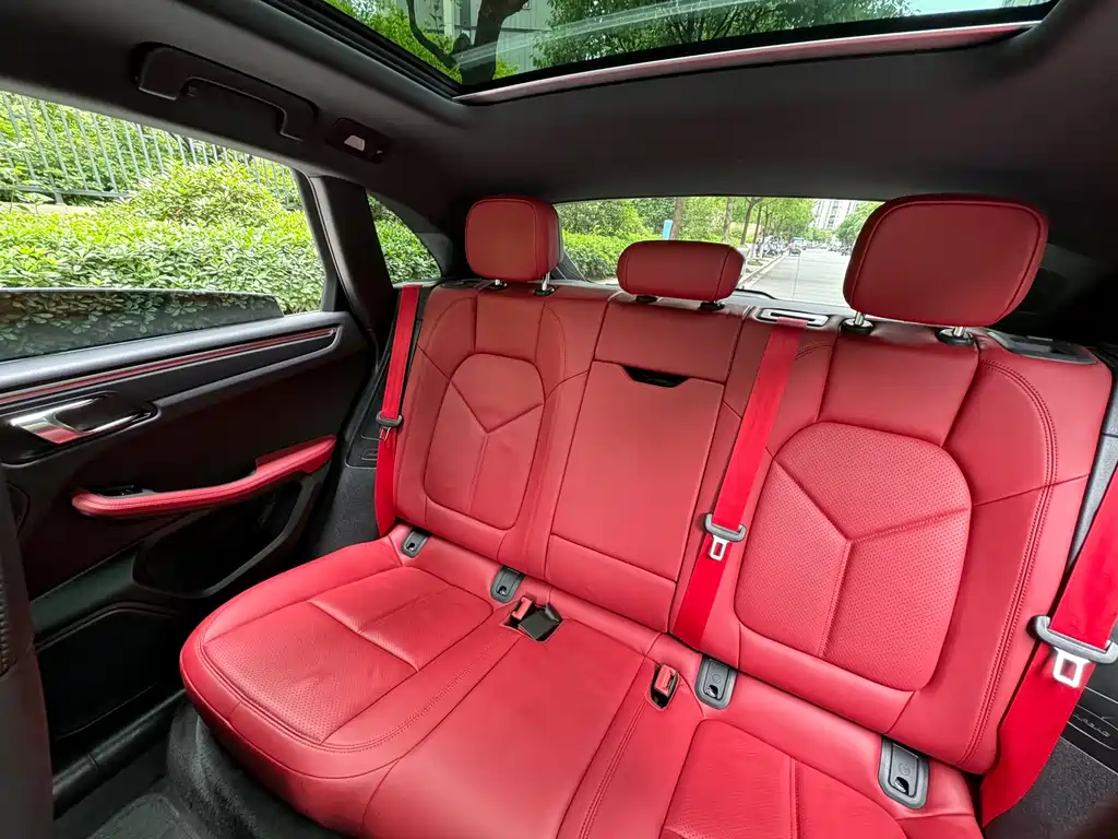 Porsche Macan 2021 — фото 16