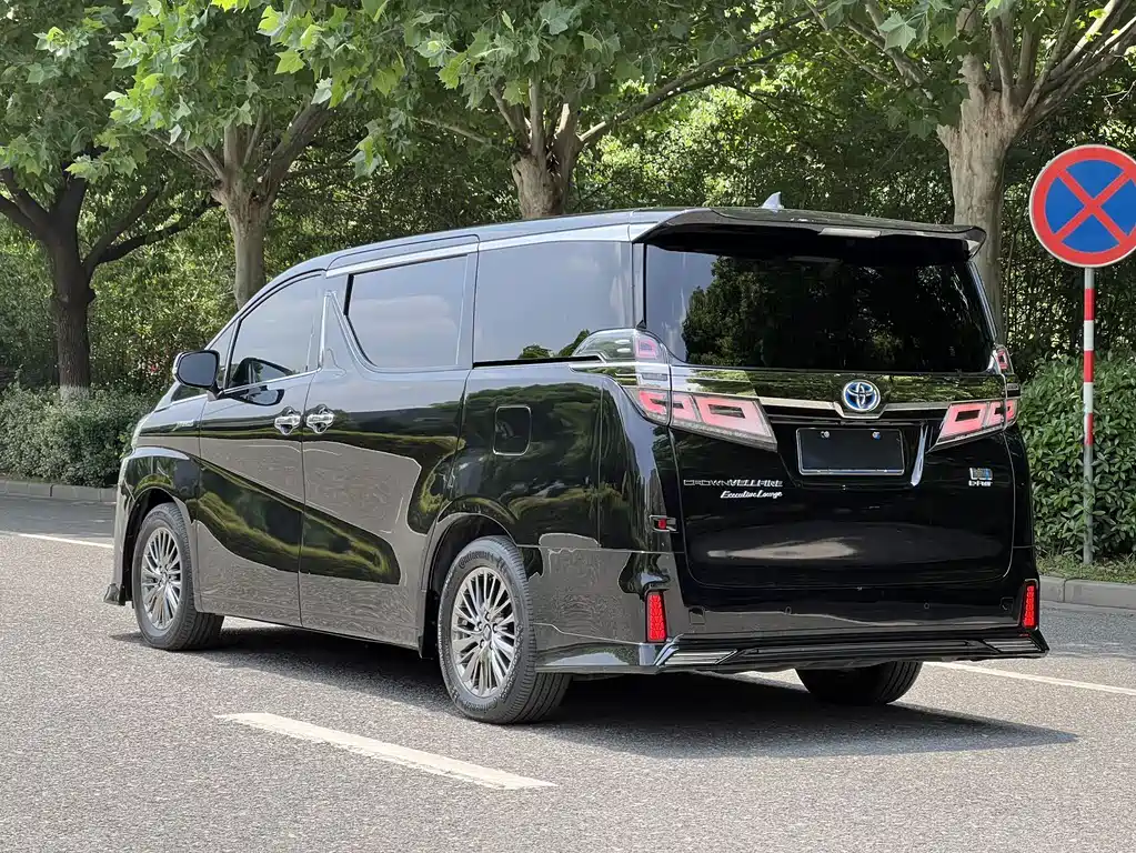 Toyota Vellfire 2021 — фото 5