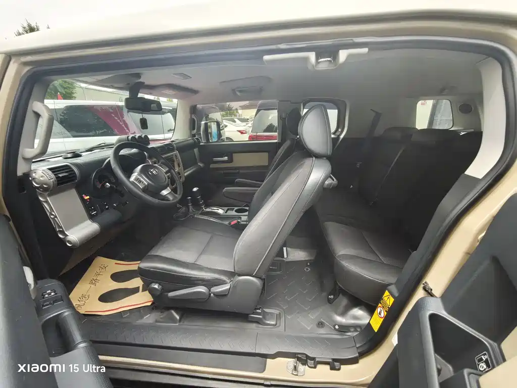 Toyota FJ Cruiser 2018 — фото 7