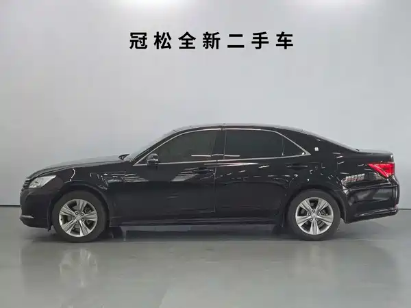 Toyota Crown 2017