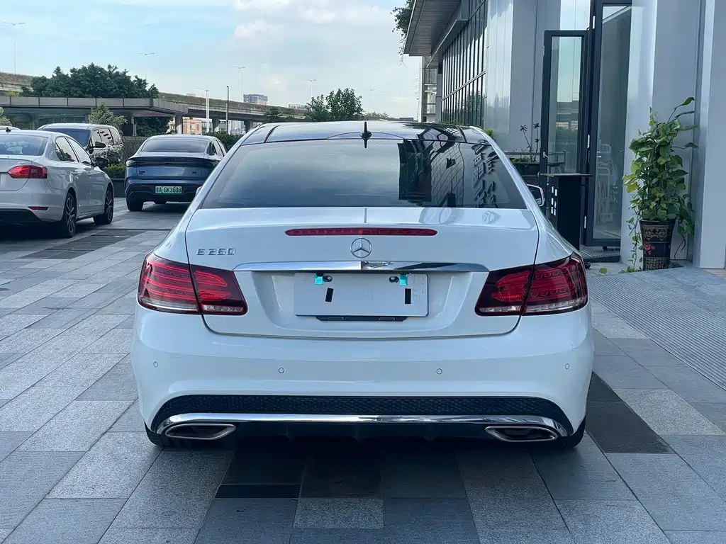 Mercedes-Benz E-Class 2015 — фото 16