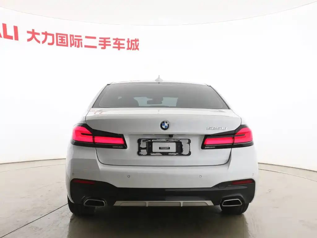 BMW 5 Series 2022 — фото 15