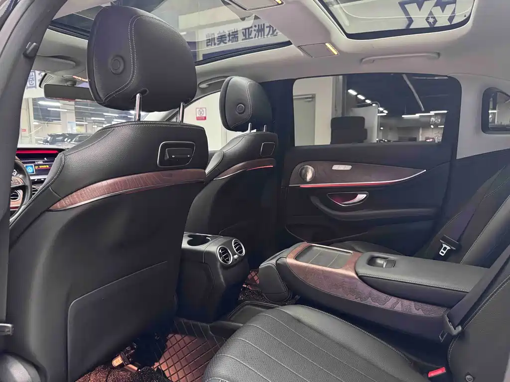 Mercedes-Benz E-Class 2018 — фото 13