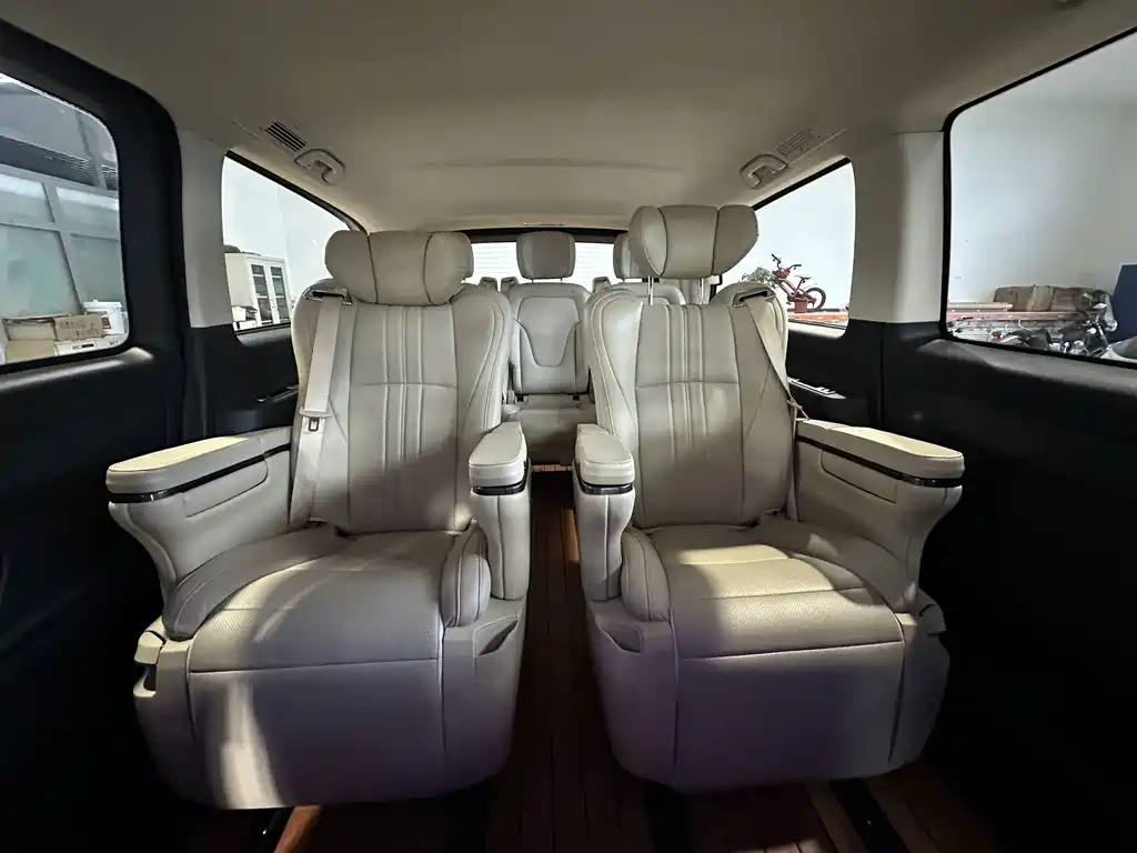 Mercedes-Benz Vito 2023 — фото 12