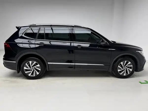Volkswagen Tiguan L Plug-In Hybrid 2023
