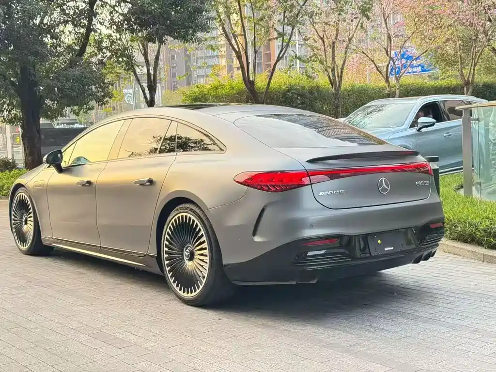 Mercedes-Benz EQS AMG 2025 — фото 4