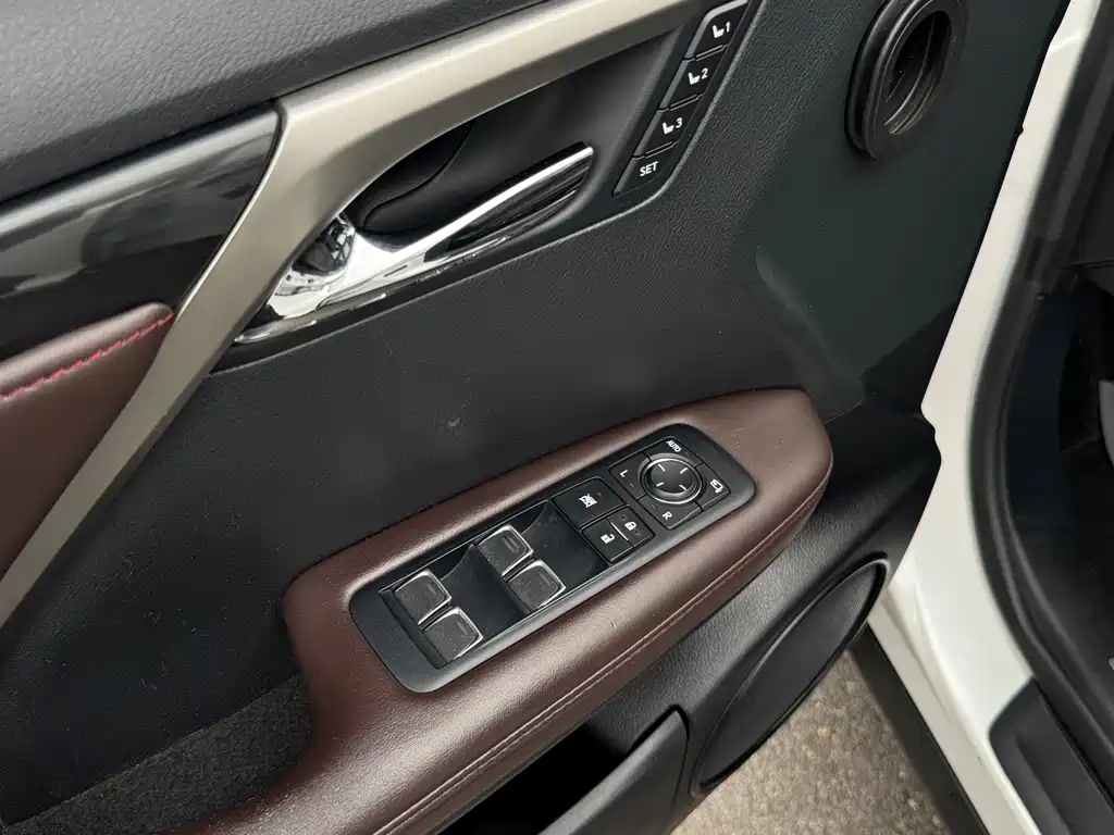 Lexus RX 2017 — фото 13