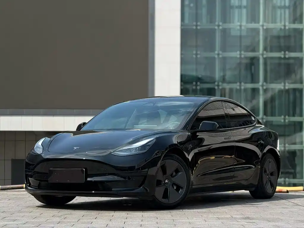 Tesla Model 3 2023 — фото 1