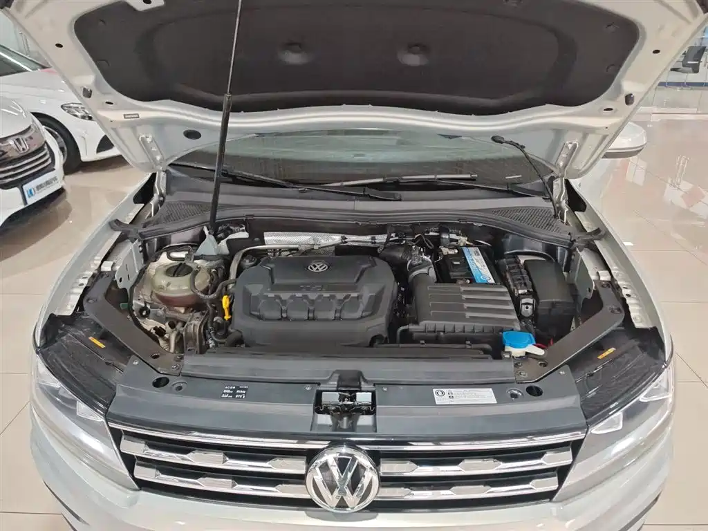 Volkswagen Tiguan L 2020 — фото 20