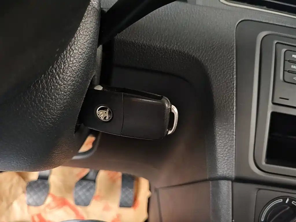 Skoda Rapid 2017 — фото 9