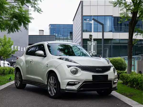 Infiniti ESQ 2015
