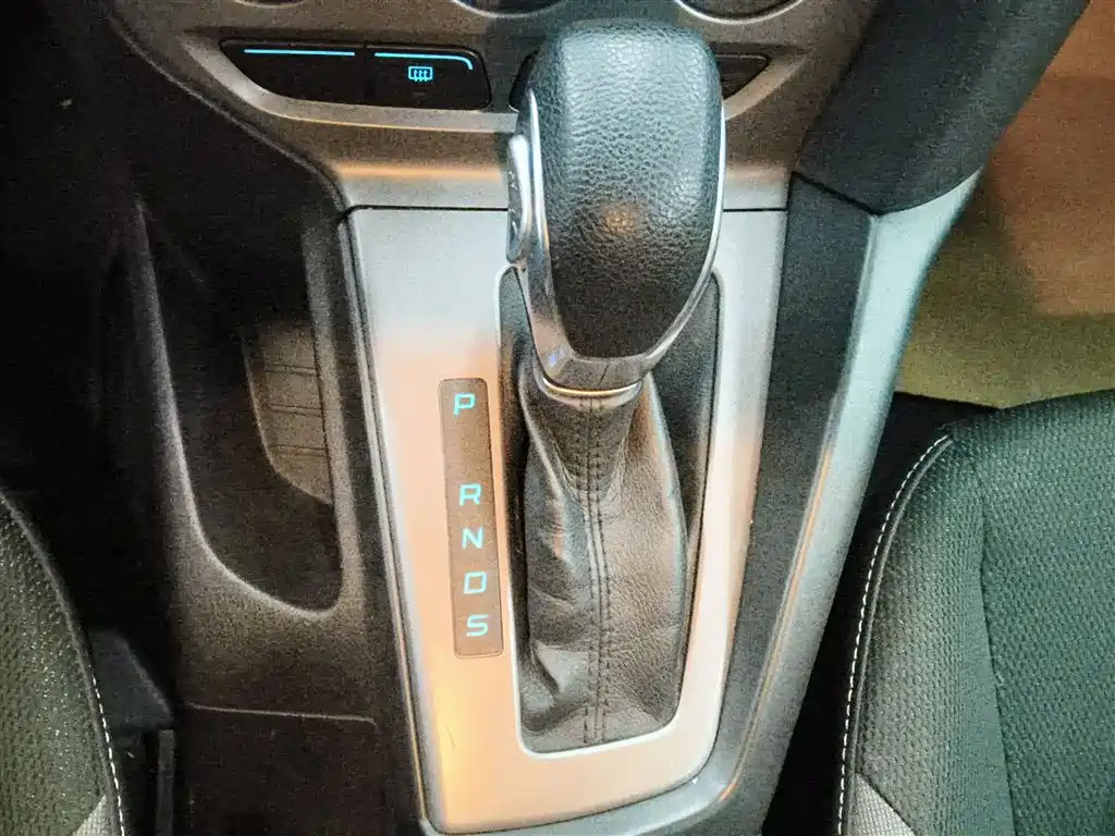 Ford Focus 2015 — фото 14