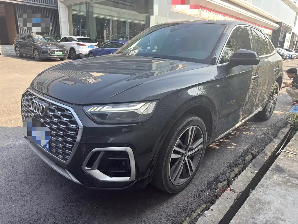 Audi Q5L Sportback 2021 — фото 1