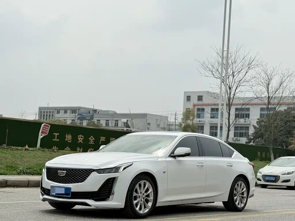 Cadillac CT5 2022 — фото 1