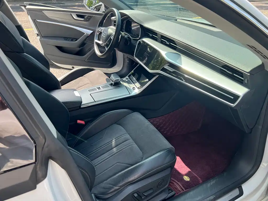Audi A7L 2023 — фото 12