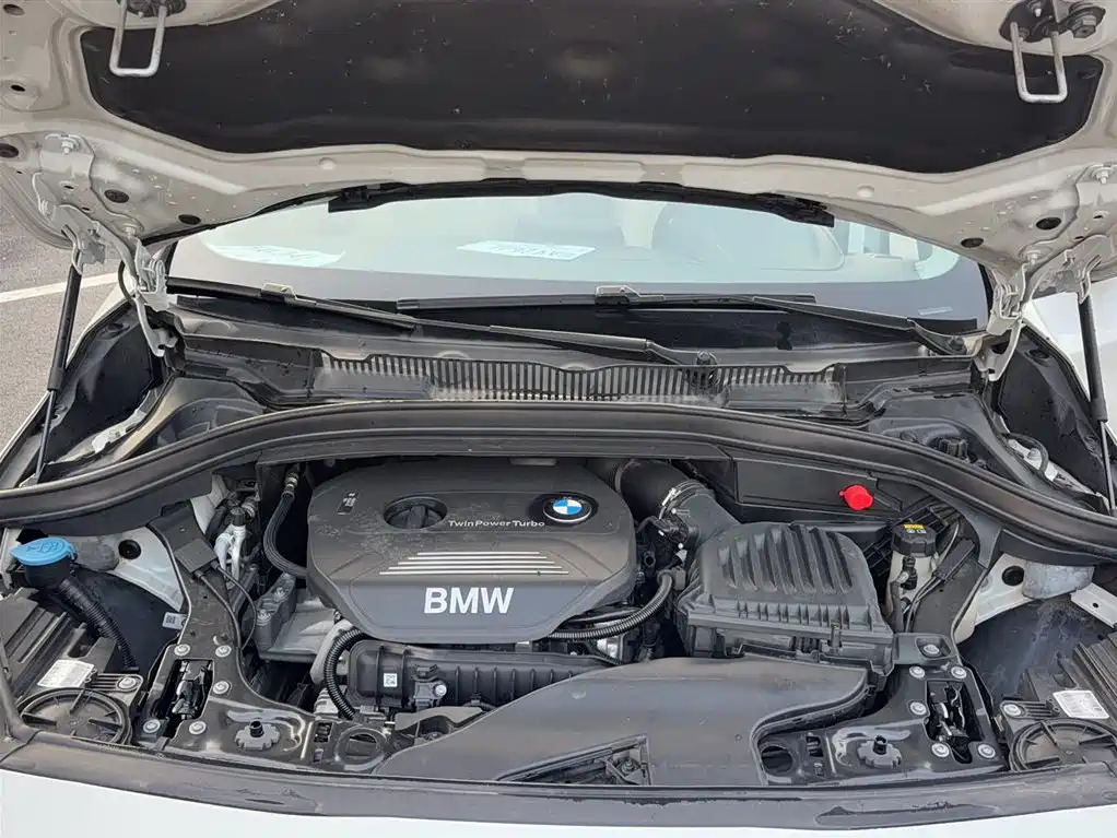 BMW 2 Series Active Tourer 2017 — фото 10
